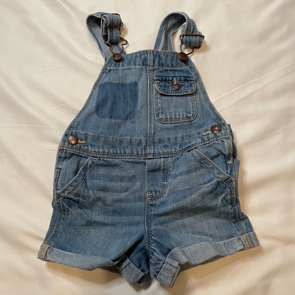 🐶Girls Oshkosh size 12-18 months denim overalls🐶